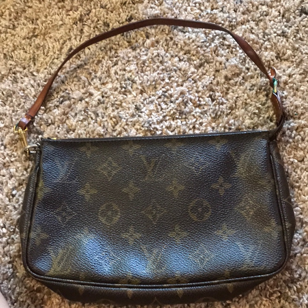 Louis Vuitton purse